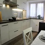 Jolanda Villa *