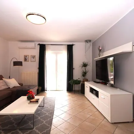 Jolanda Villa