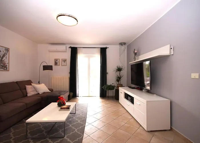 Jolanda Villa